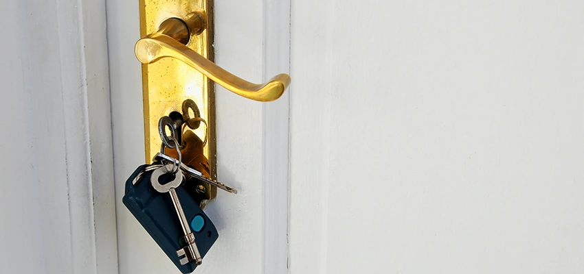 Broken Door Key Extraction in La Quinta, CA